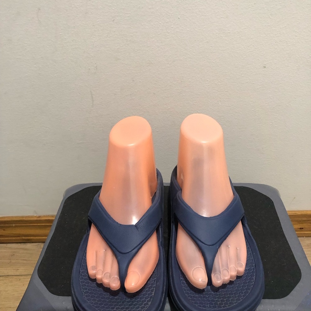Oofos Look a like Women’s Navy Blue Casual Flip Slide Sandals Size 37/6.5US - Picture 2 of 15